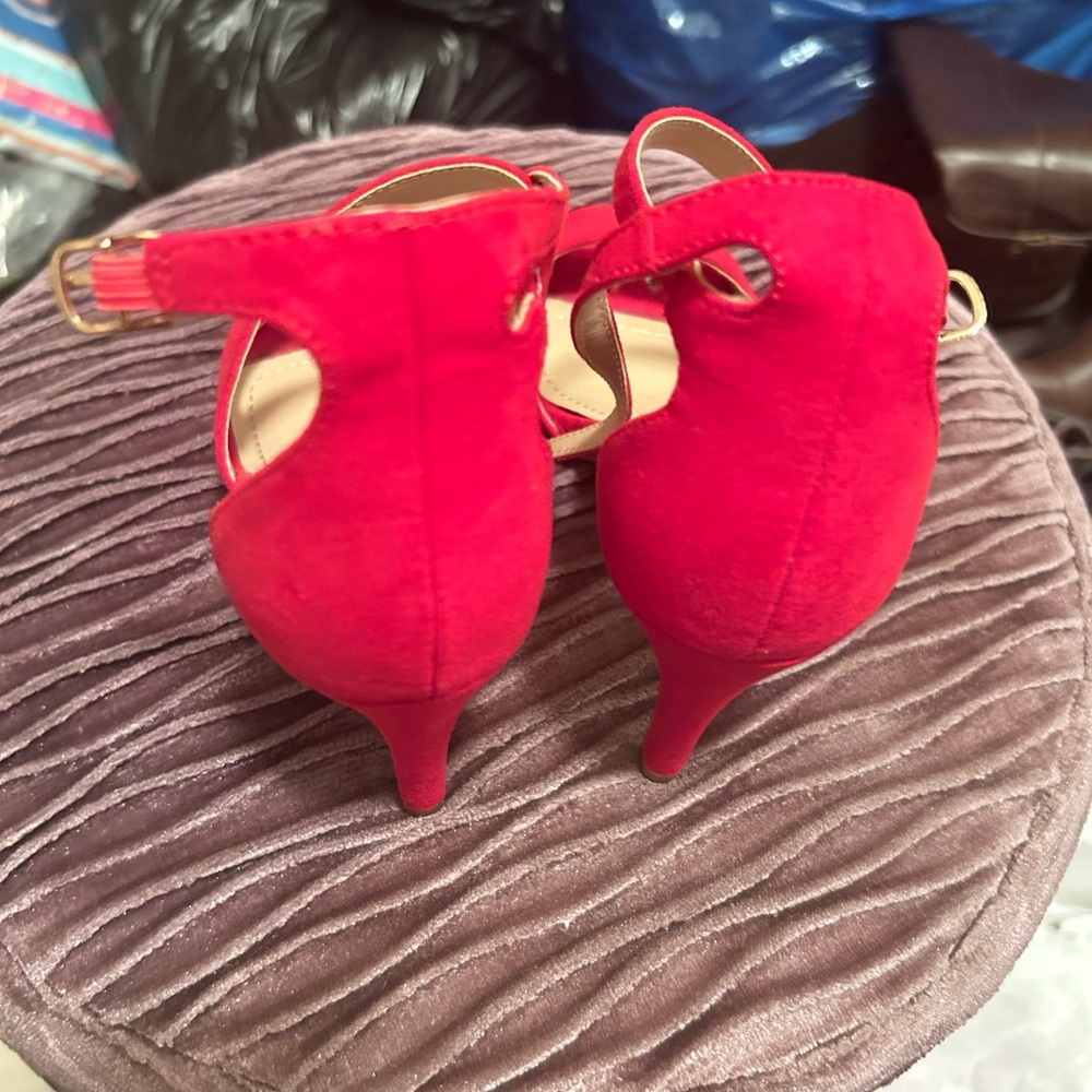 Beautiful red pumps - Picture 3 of 3